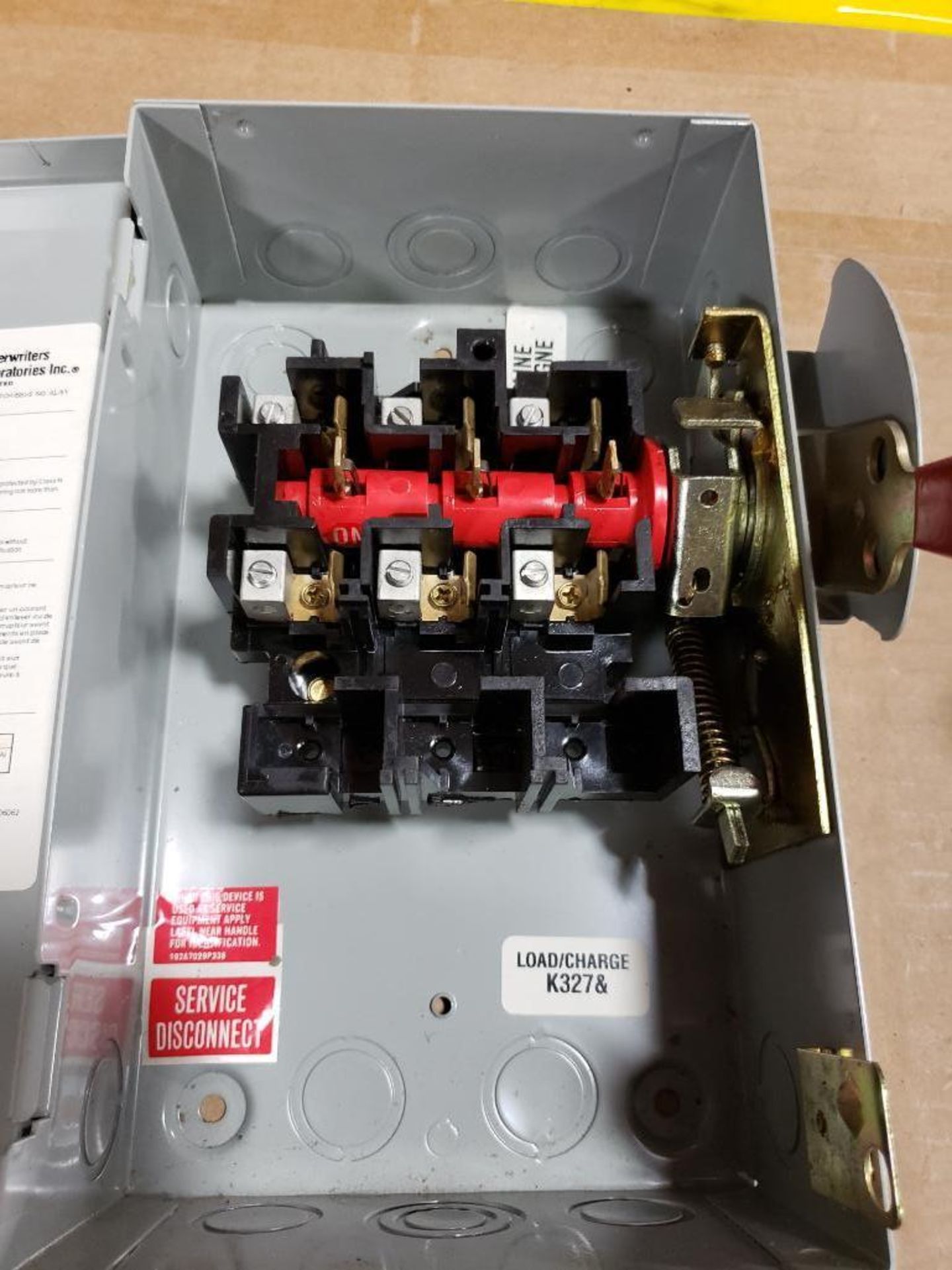 Qty 2 - GE General duty safety switch. TGN3321 30AMP. - Image 2 of 5