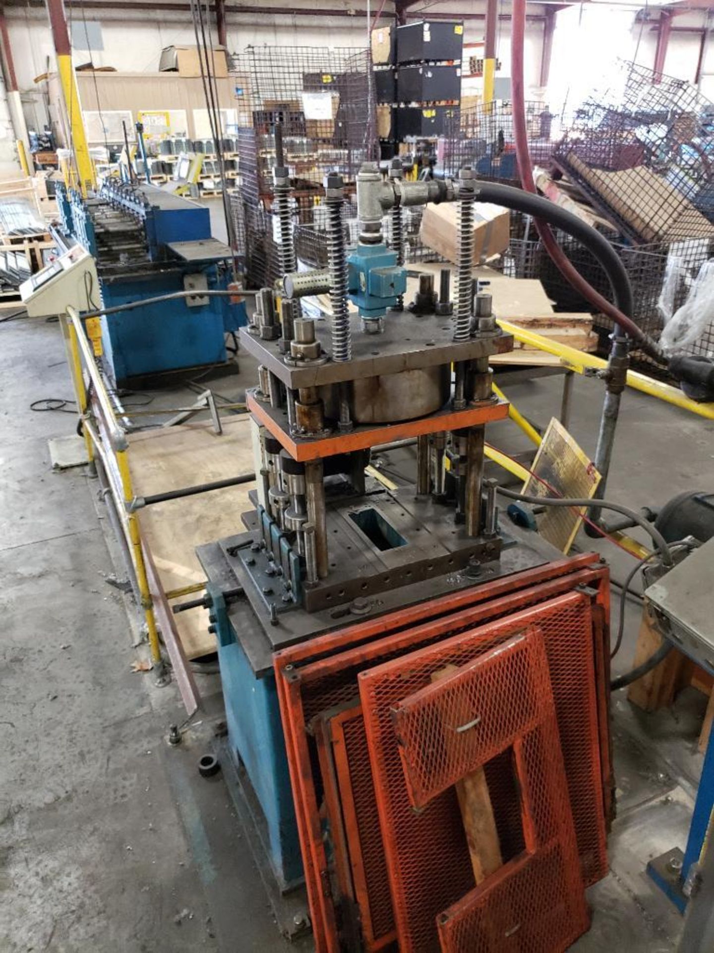 ***Bulk bid*** Complete roll forming line lots 323-326. - Image 46 of 50