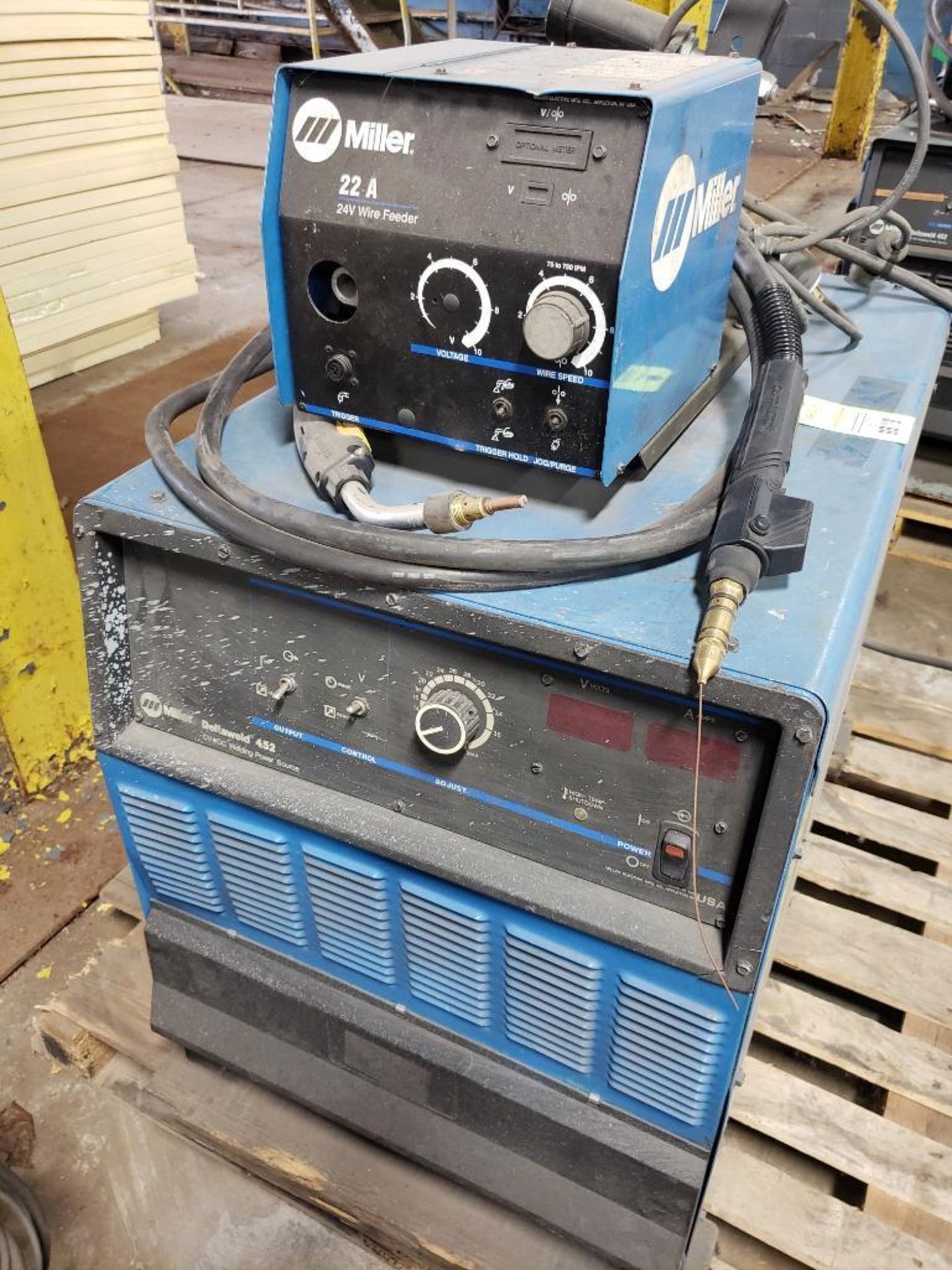 Miller Deltaweld 452 CV-DC Welding power source with 22A 24V wire feeder. - Image 4 of 4