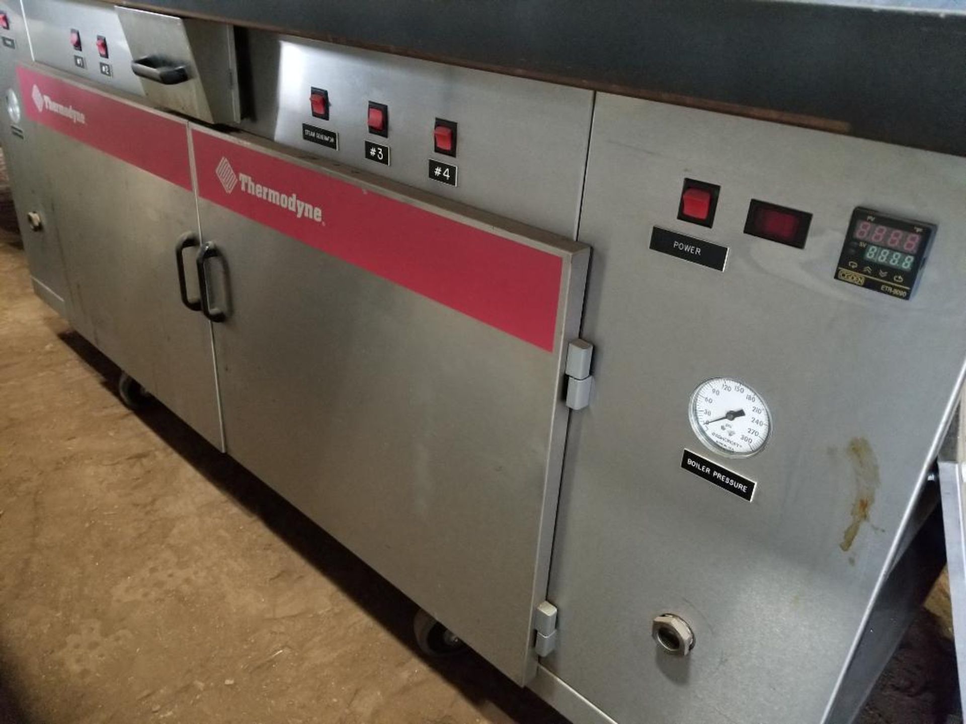 Thermodyne Foodservice 4-Bay fryer unit. 72x34x42. LxWxH. - Image 2 of 11