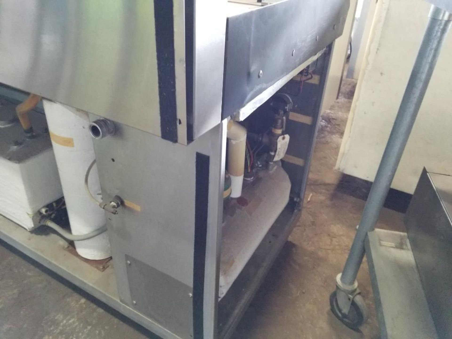 Thermodyne Foodservice 4-Bay fryer unit. 72x34x42. LxWxH. - Image 10 of 11