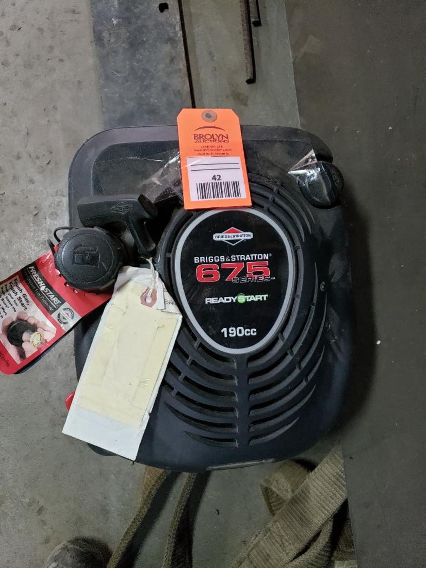 190cc Briggs and Stratton 675 series ready start engine. Appears to be new old stock. - Image 5 of 5