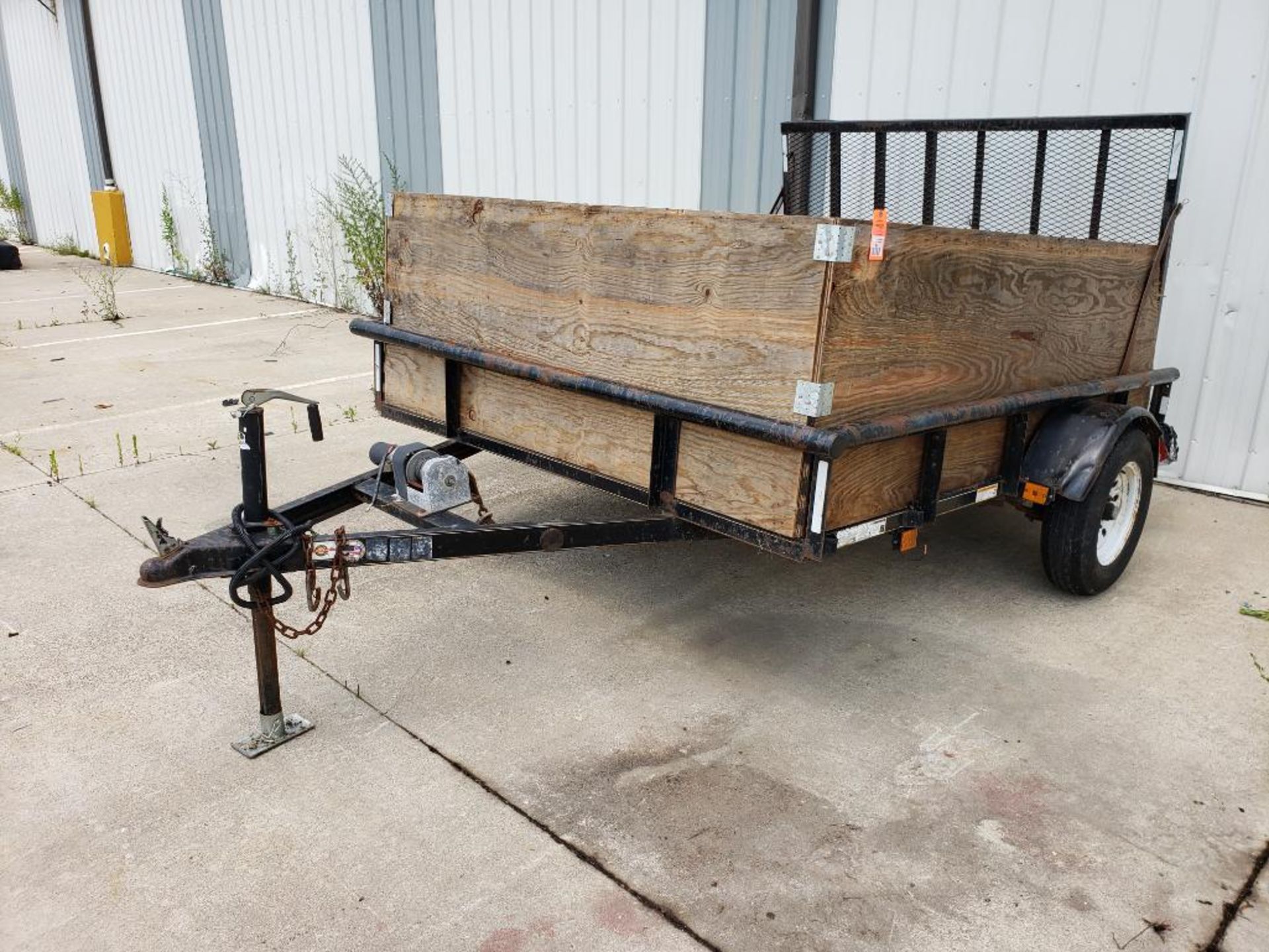 Carry-On 6x8 ramp utility trailer. Includes title.