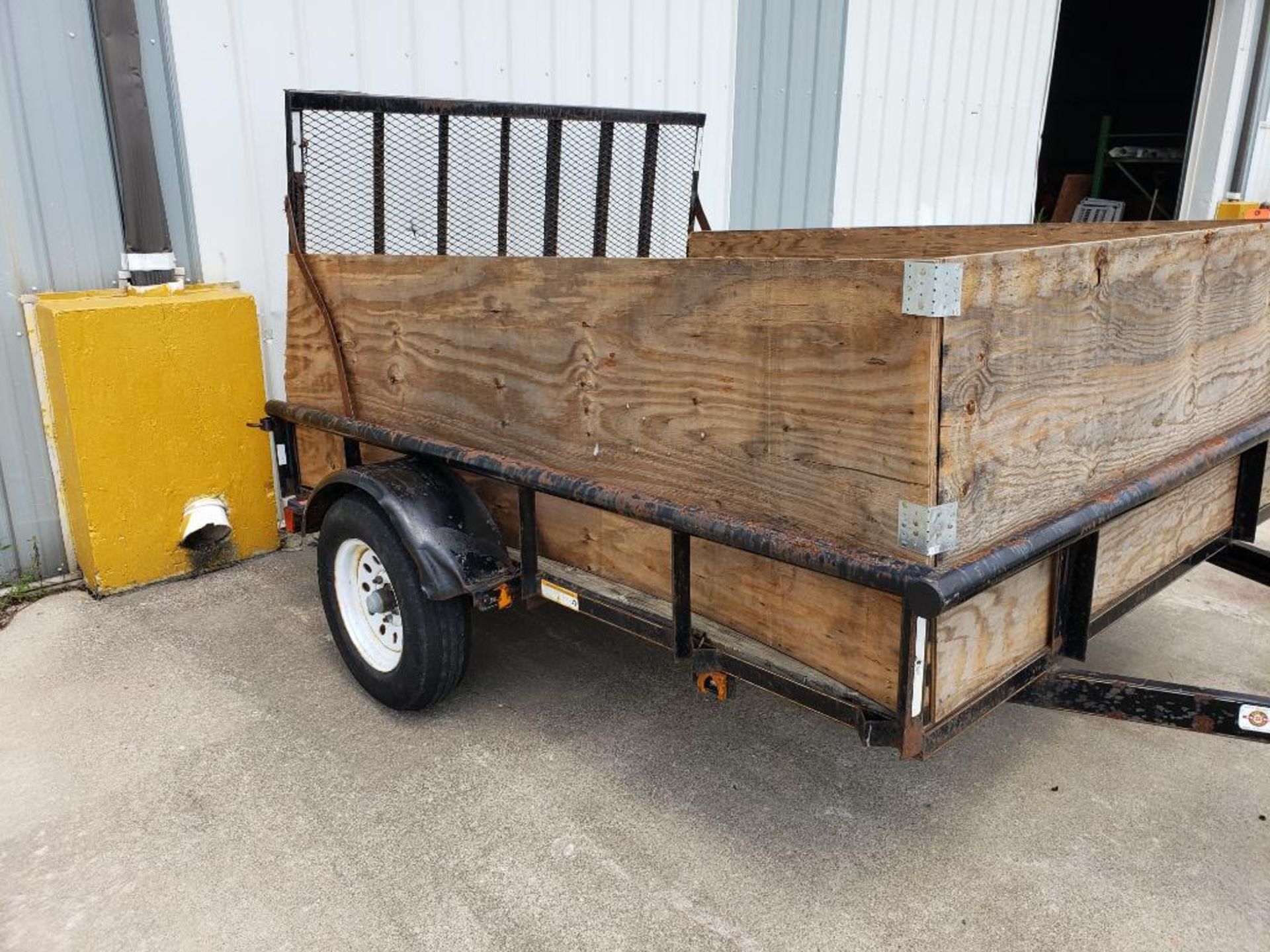 Carry-On 6x8 ramp utility trailer. Includes title. - Image 6 of 12