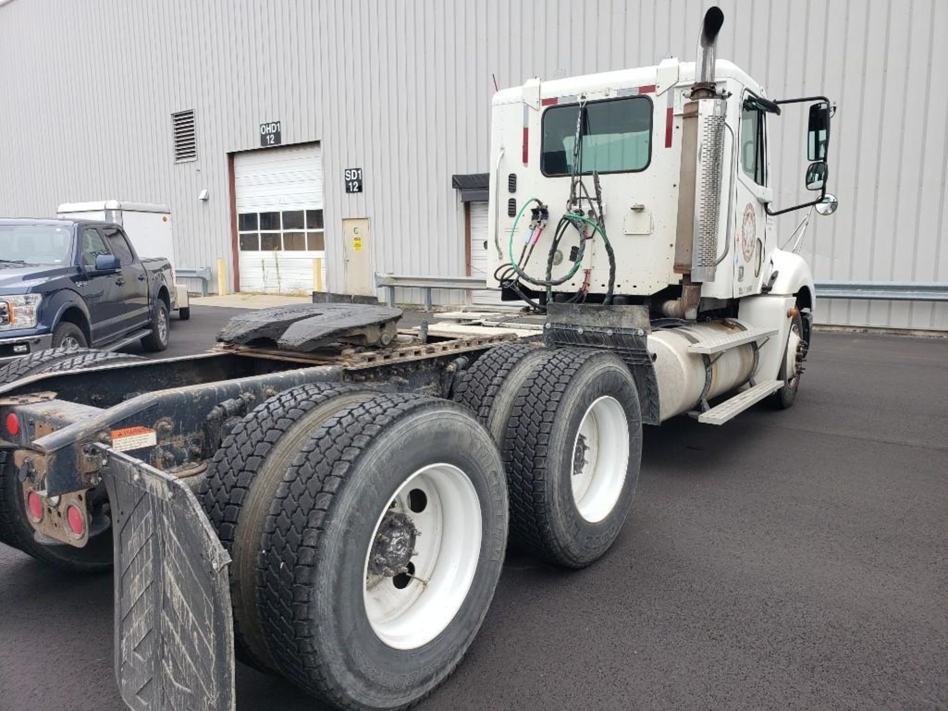 2006 Freightliner Columbia 120 semi truck. VIN 1FUJA6CK16LW72151. - Image 9 of 32