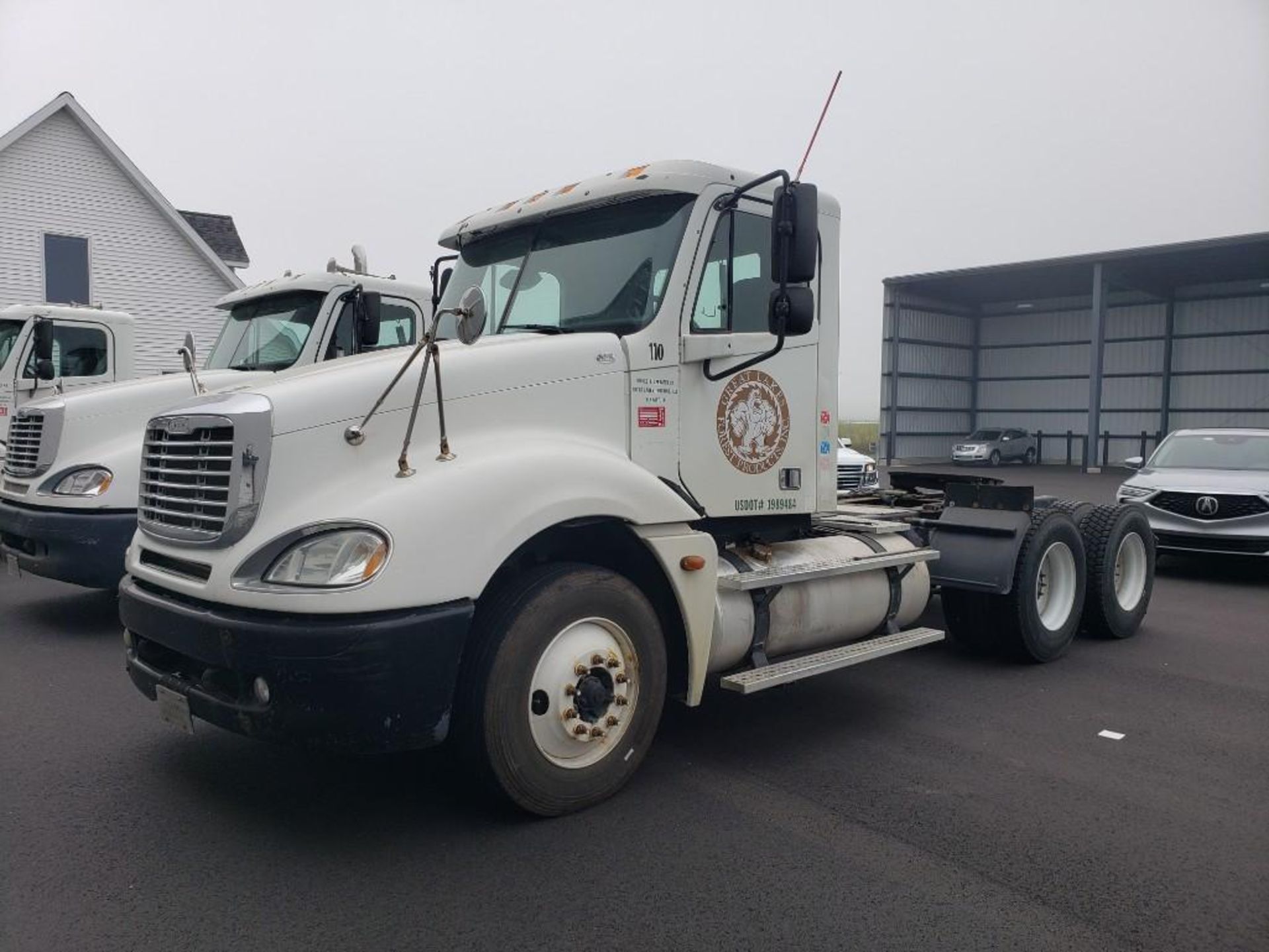 2006 Freightliner Columbia 120 semi truck. VIN 1FUJA6CK16LW72151.