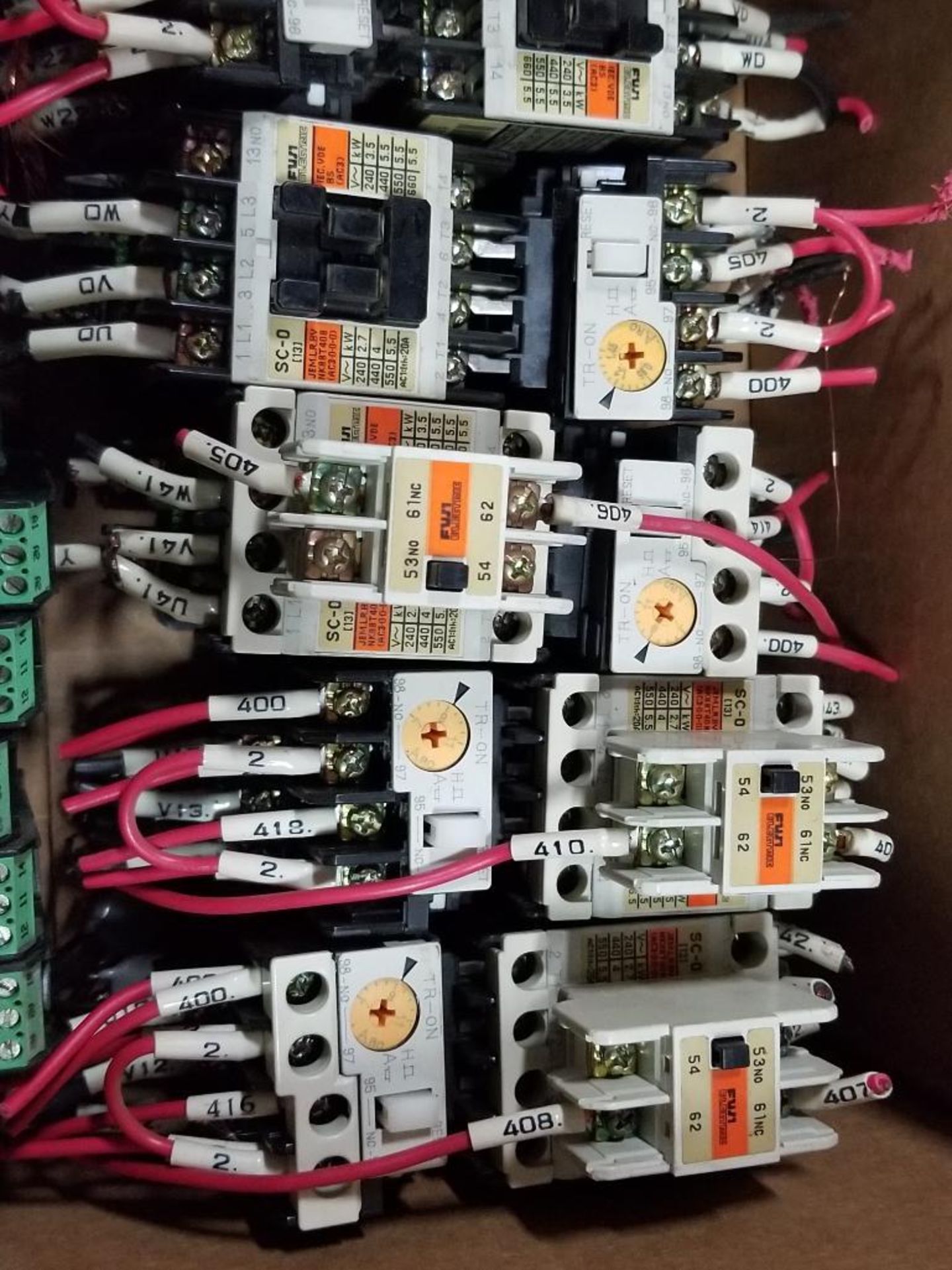 Assorted electrical relays, contactors, switches. Murr, Omron, Fuji. - Image 7 of 9