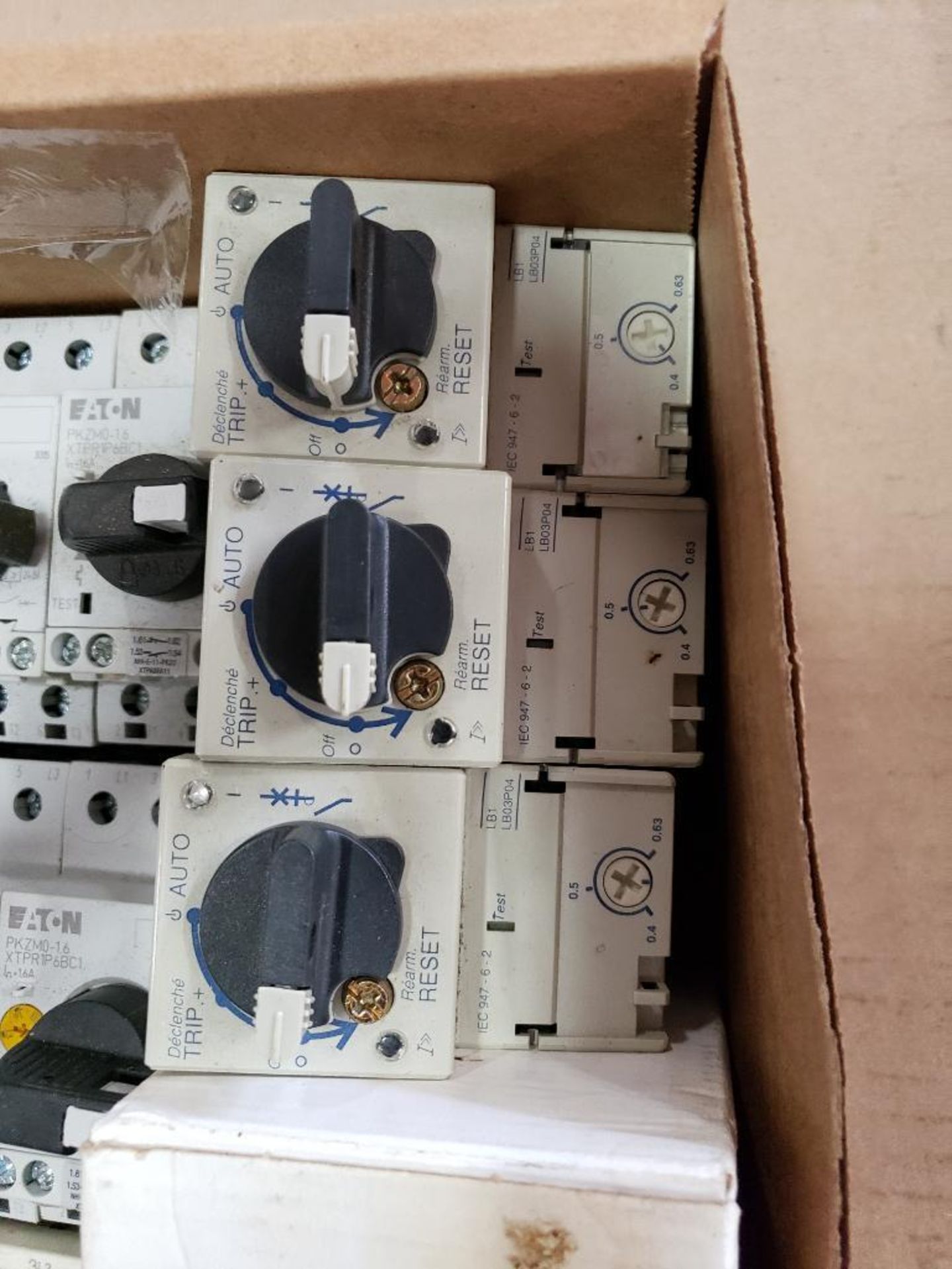 Qty 20 - Assorted contactor/ motor protectors. Telemecanique, Eaton, Schneider electric. - Image 3 of 8