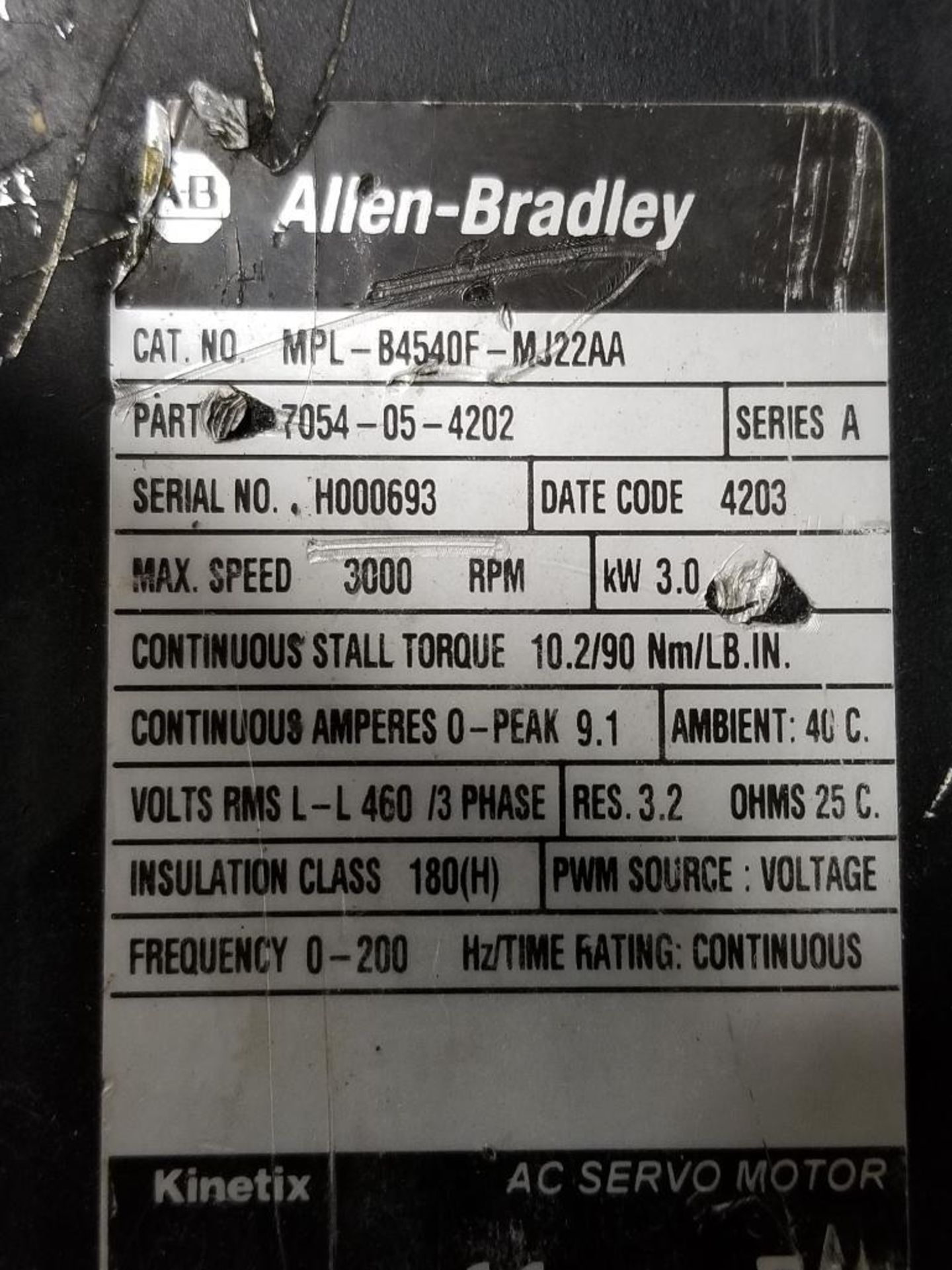 3.0 kW Allen Bradley MPL-B4540F-MJ22AA servo motor. 7054-05-4202. 460V, 3PH, 3000RPM. - Image 2 of 4
