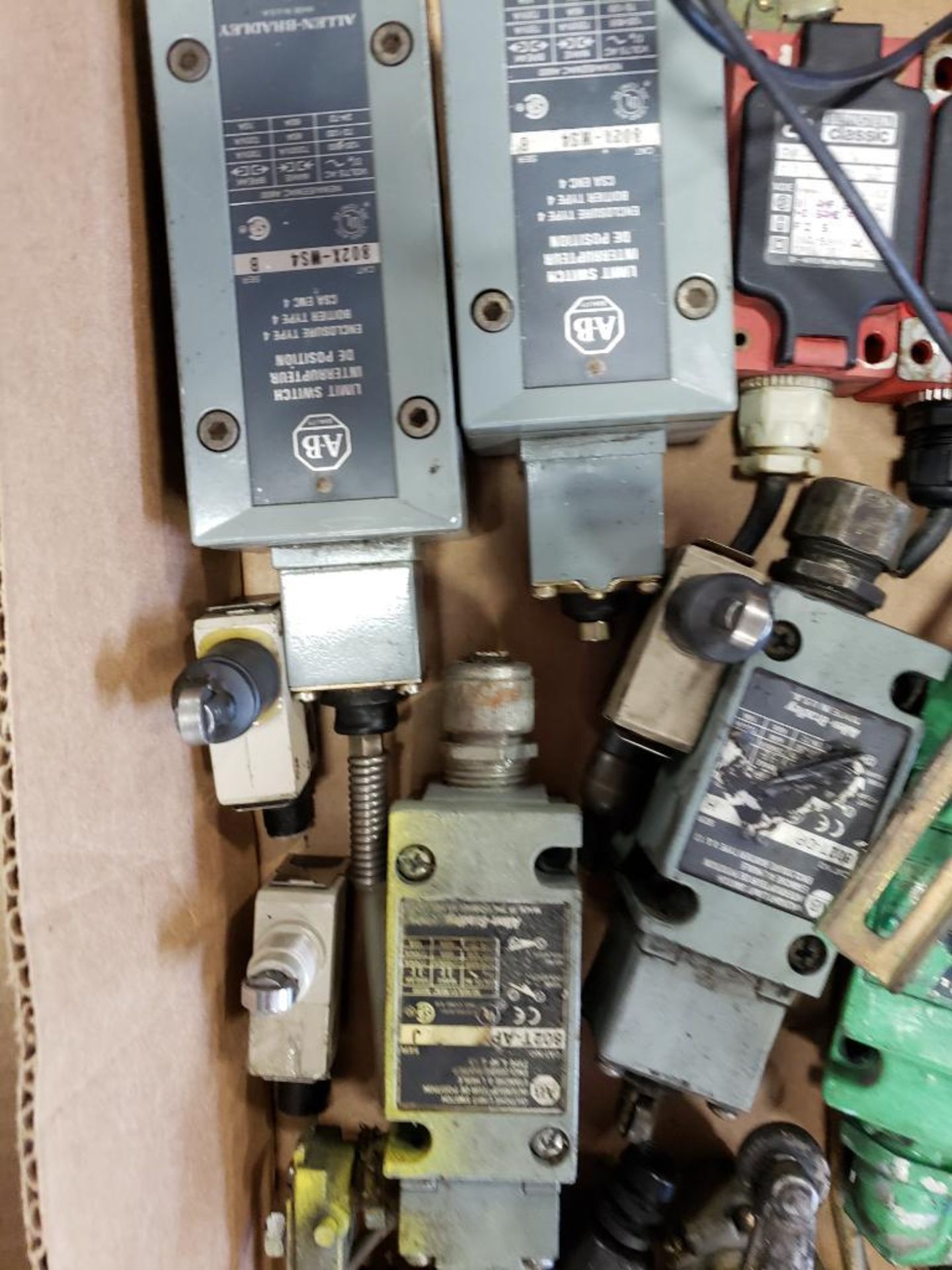 Assorted electrical switches, limit and toggle. Allen Bradley, Microswitch, Cutler-Hammer. - Image 11 of 11