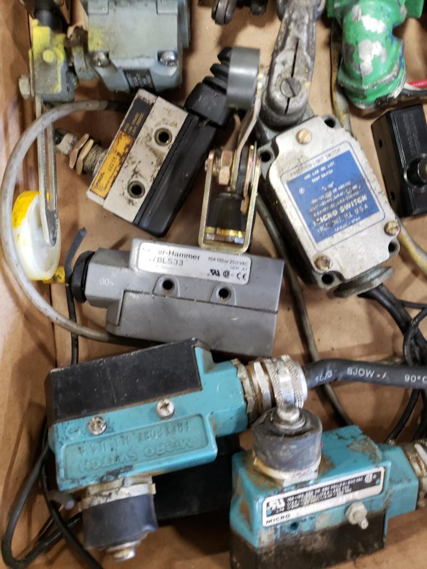 Assorted electrical switches, limit and toggle. Allen Bradley, Microswitch, Cutler-Hammer. - Image 2 of 11