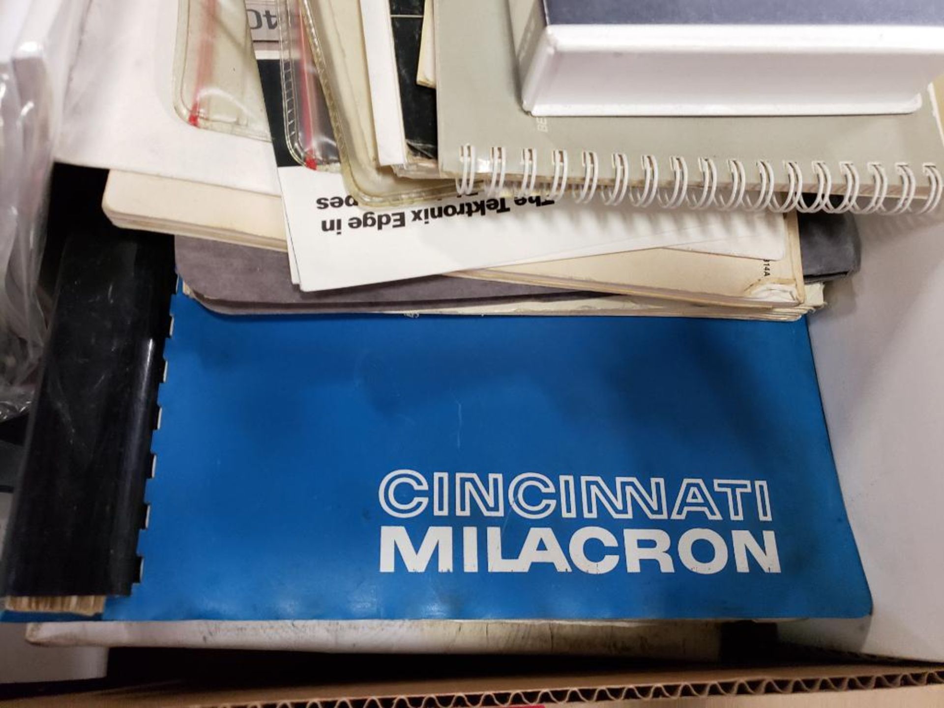Large assortment of user manuals. Fluke, Cincinnati Milacron. - Image 4 of 4