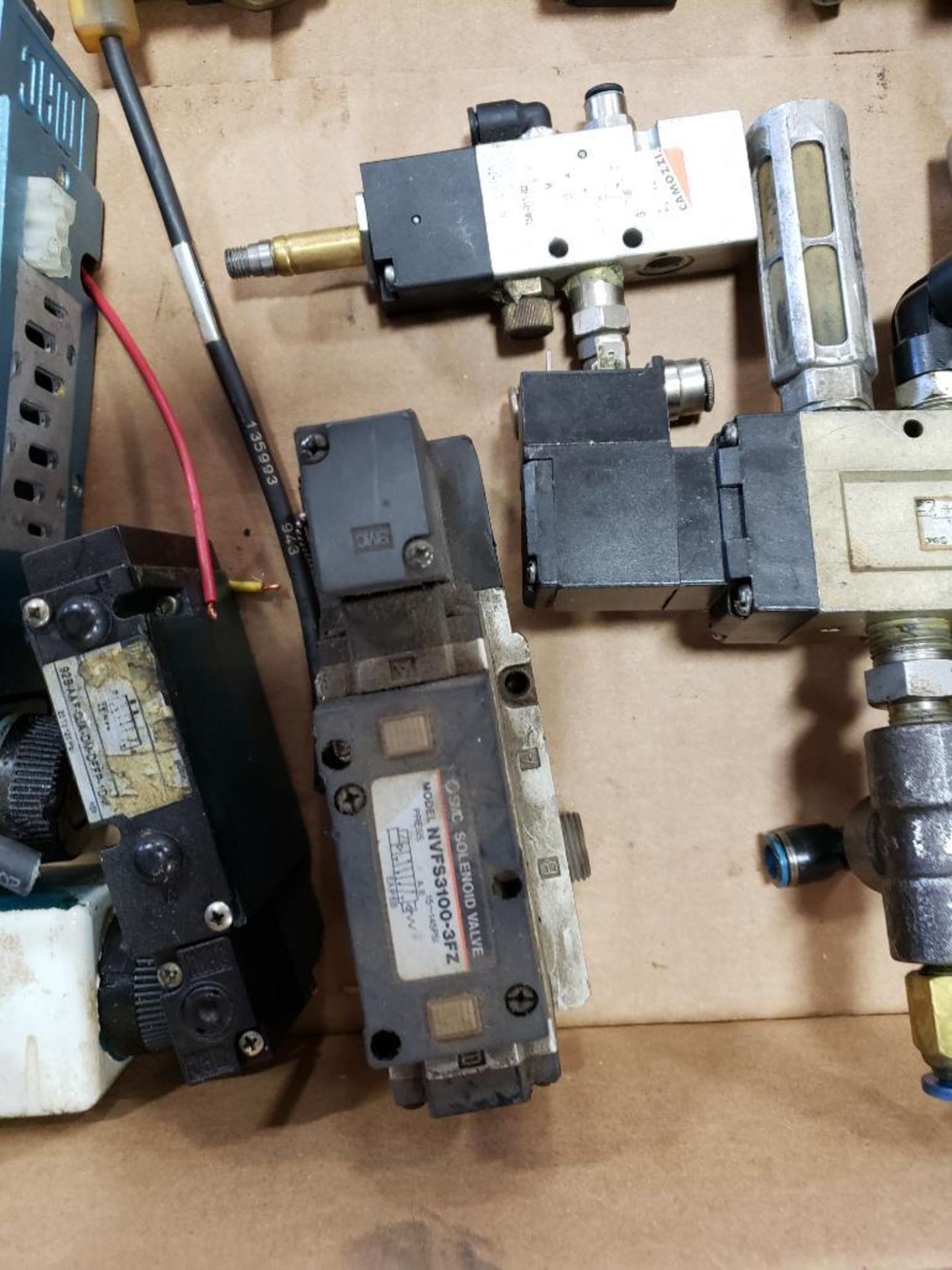 Assorted flow control. Valves, regulator, solenoids. Vickers, Numatics, SMC. - Image 3 of 8