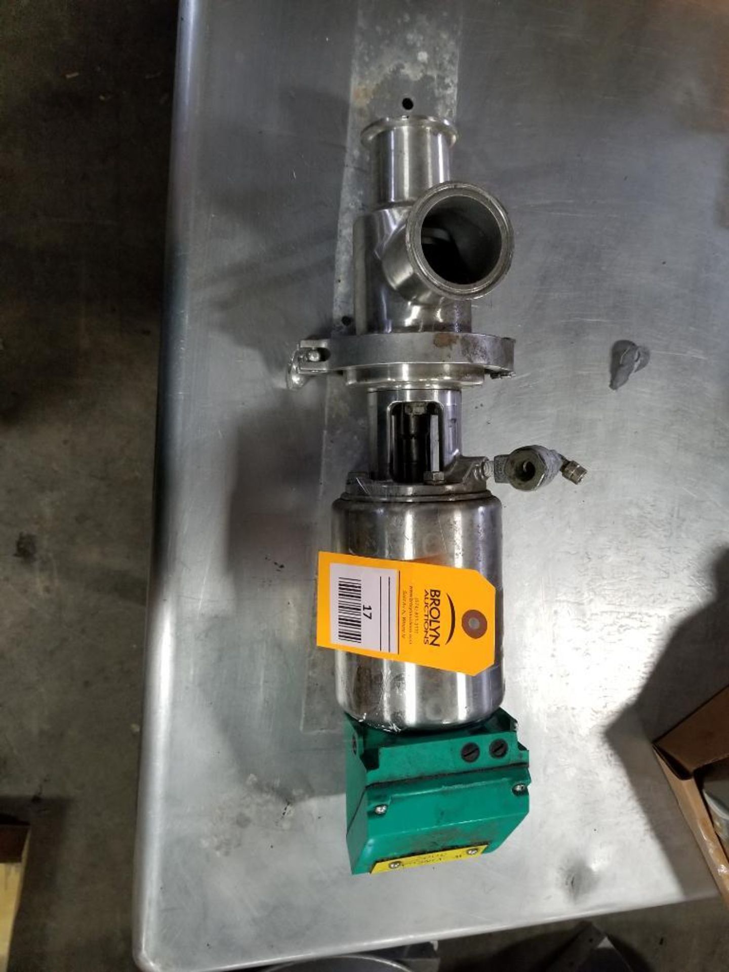 Tri-Clover food grade pneumatic valve. Model 761-10M-29S-2-SFY-316L-12-1. - Image 2 of 2