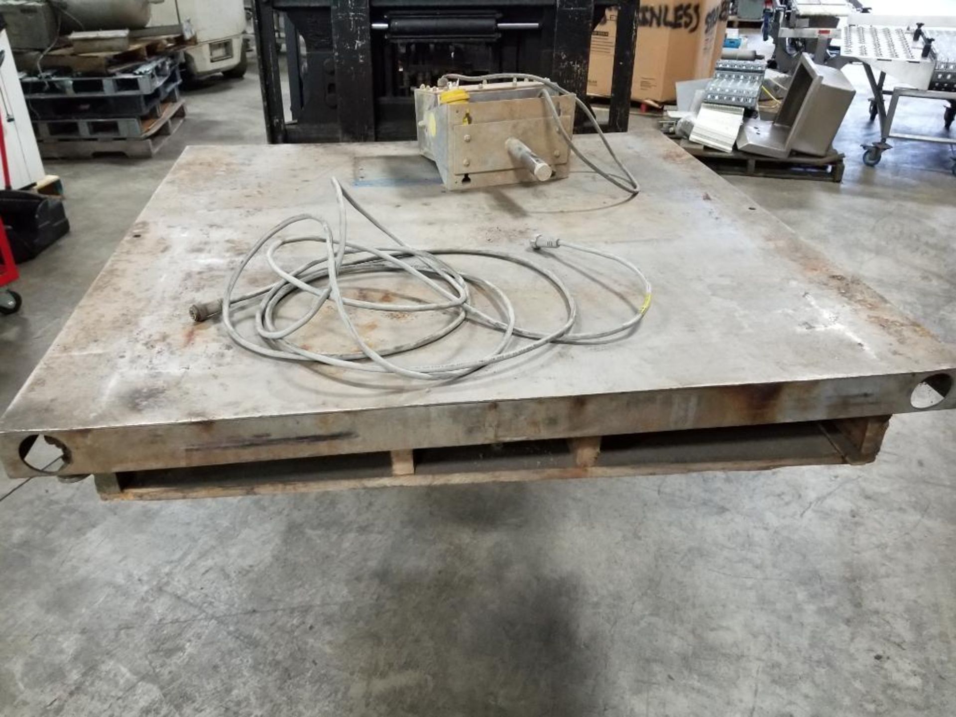 5000lb Weightronix platform scale. 48" x 48". 115v single phase. Tested and functional as pictured. - Image 6 of 11