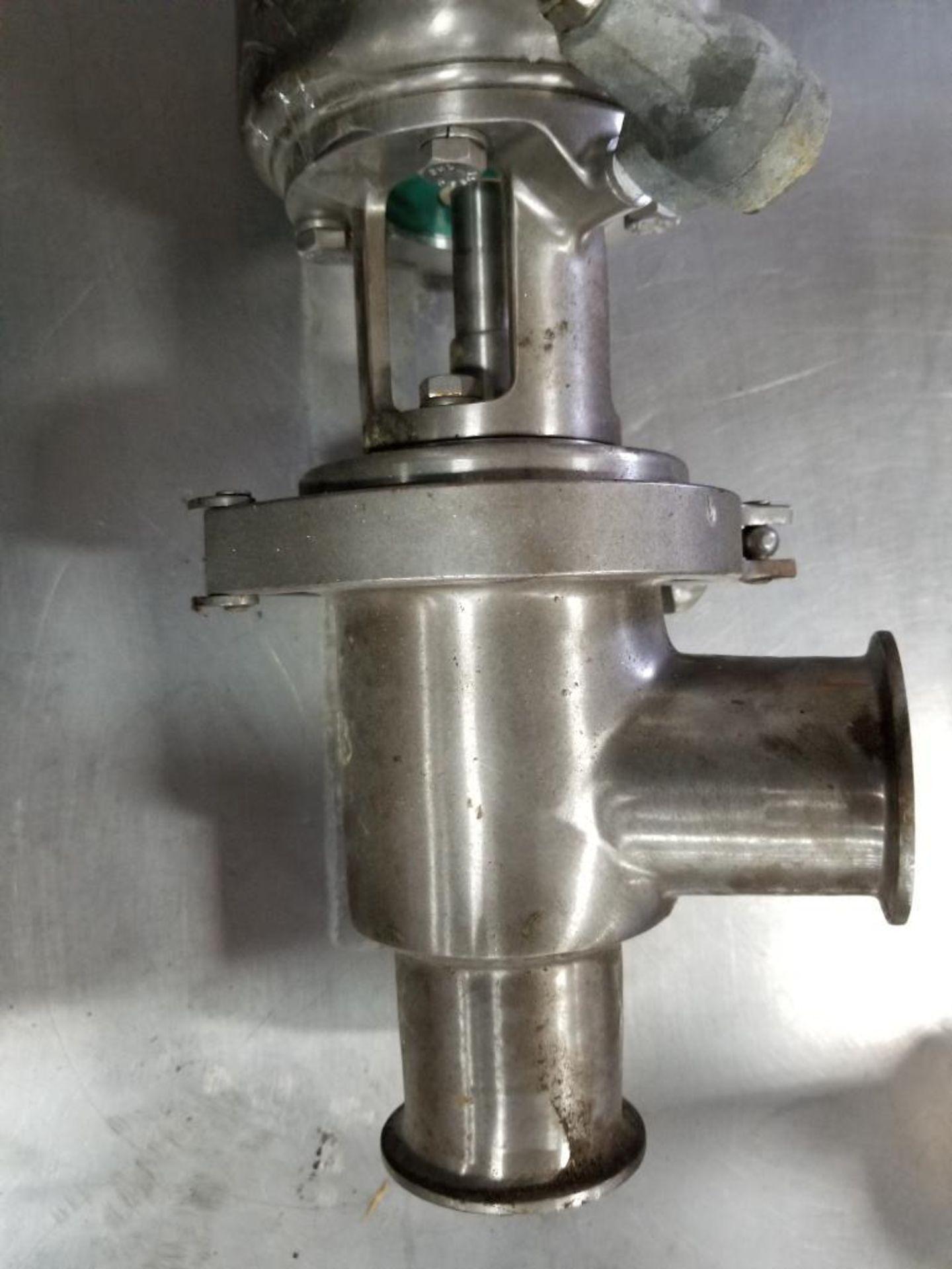 Tri-Clover food grade pneumatic valve. Model 761-10W-29S-2-SFY-316L-12-1. - Image 2 of 4