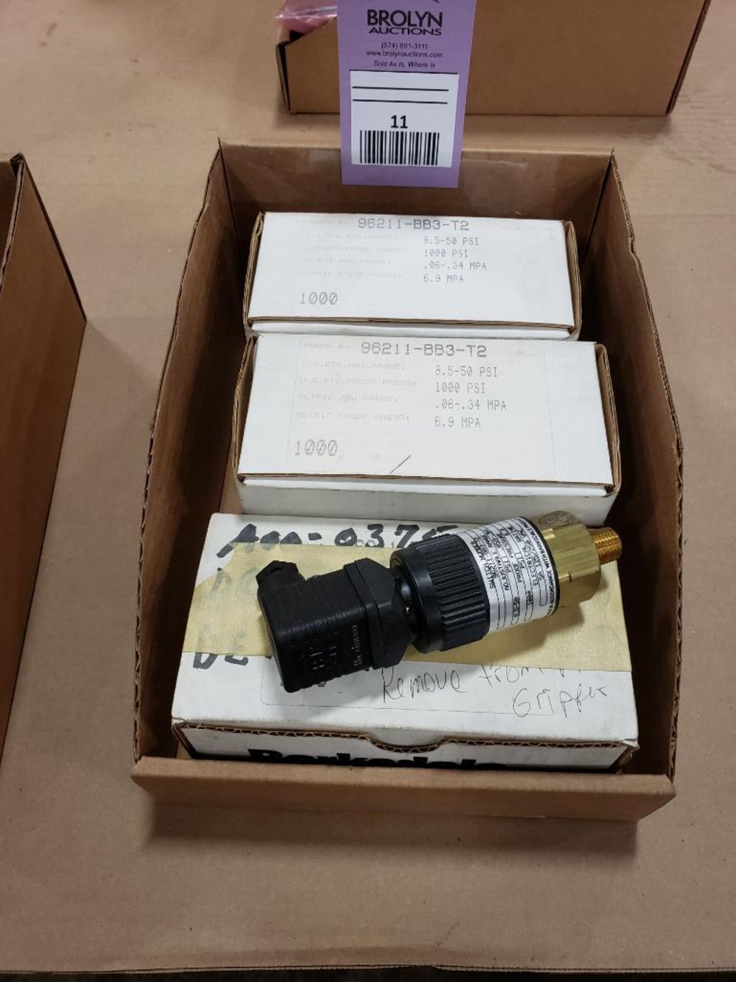 Qty 3 - Barksdale pressure switch. Model 96211-BB3-T2. New in boxes.