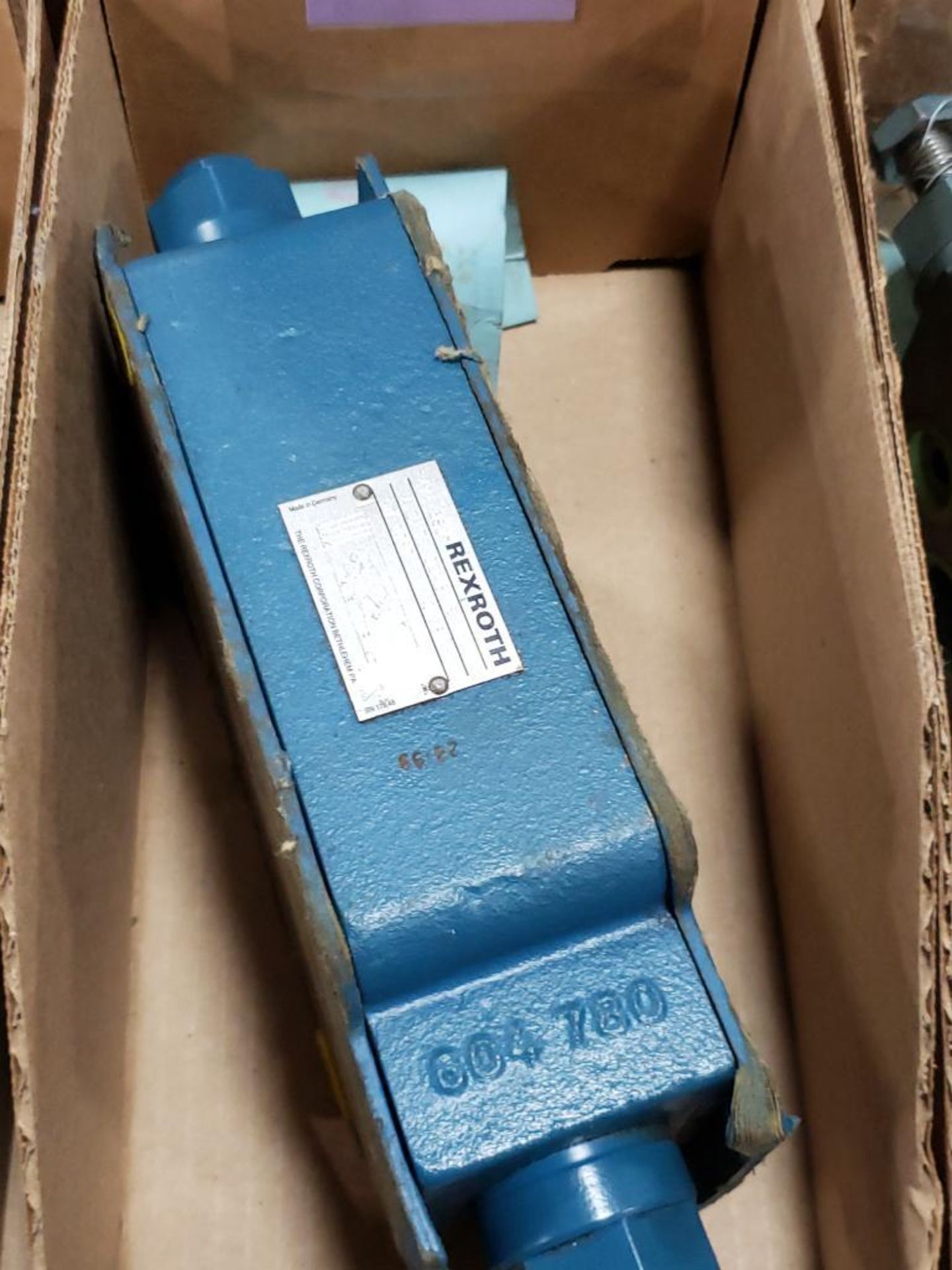 Rexroth hydraulic valve body. Part number Z2FS22-31/S/V. Appears to be new old stock.