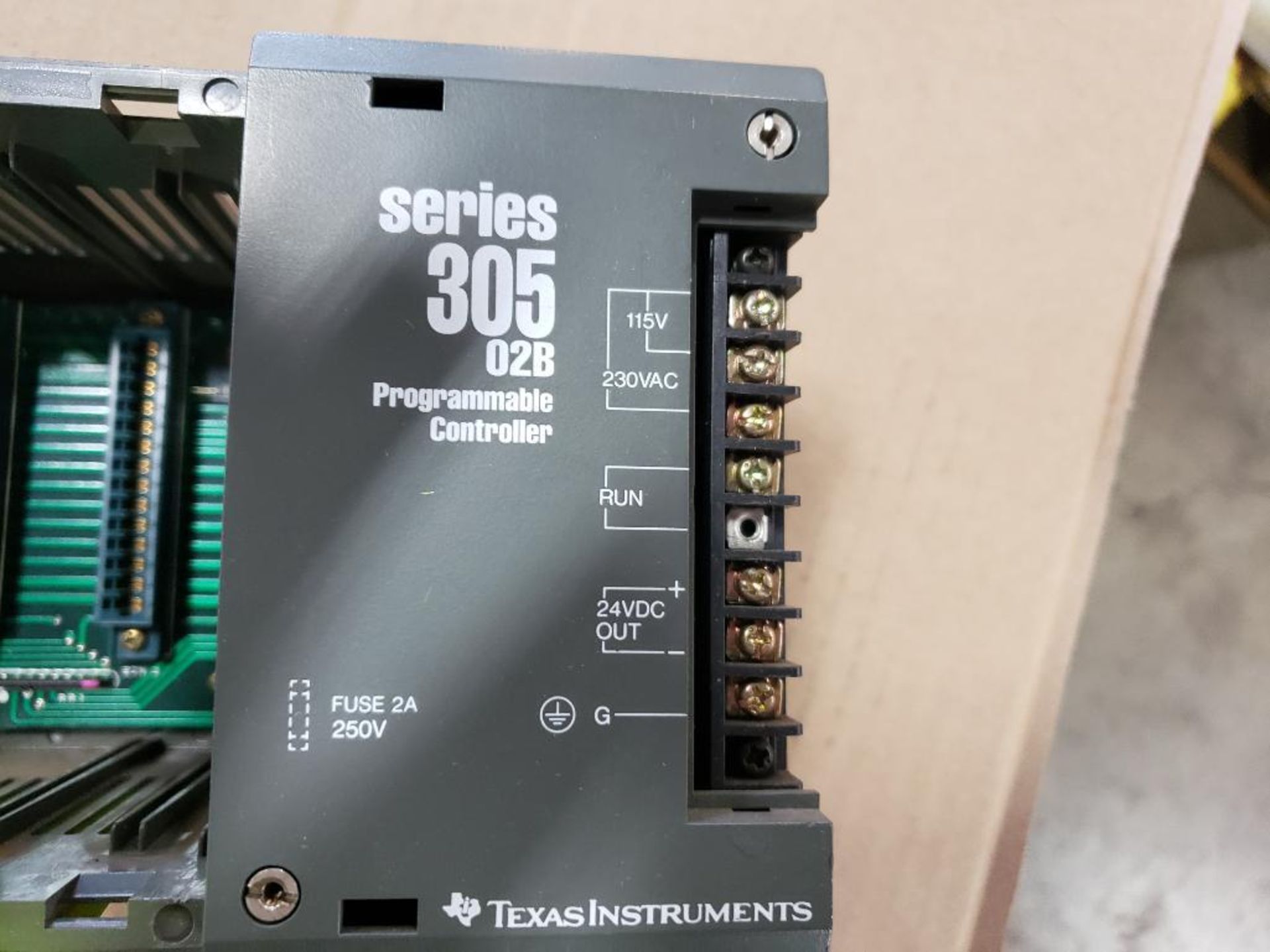 Texas Instruments Series 305-02B programmable controller 5-slot rack. - Image 2 of 4