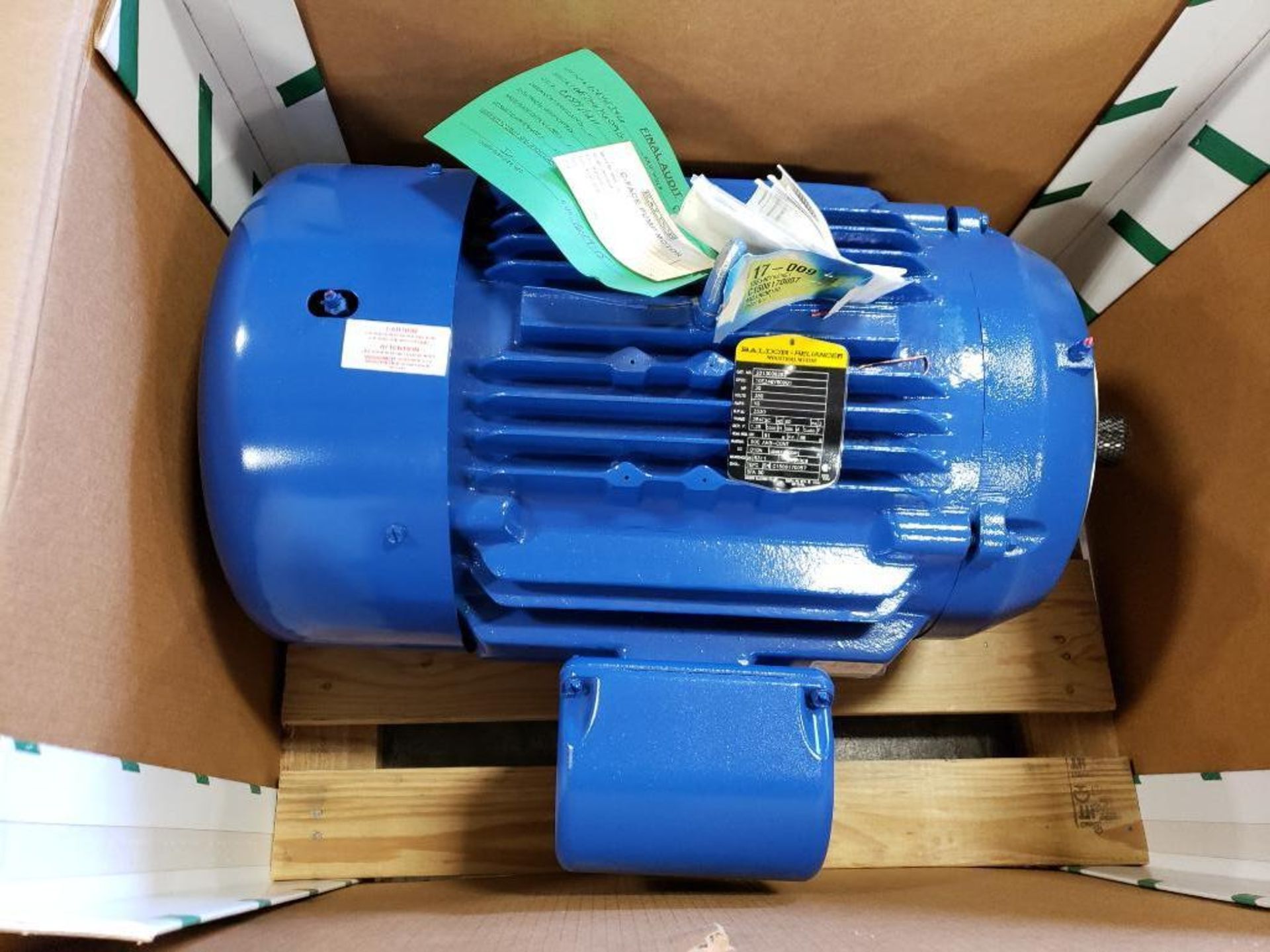 30HP Baldor Reliance Industrial motor 2013006282. 3PH, 380V, 3530RPM, 284TSC-Frame.