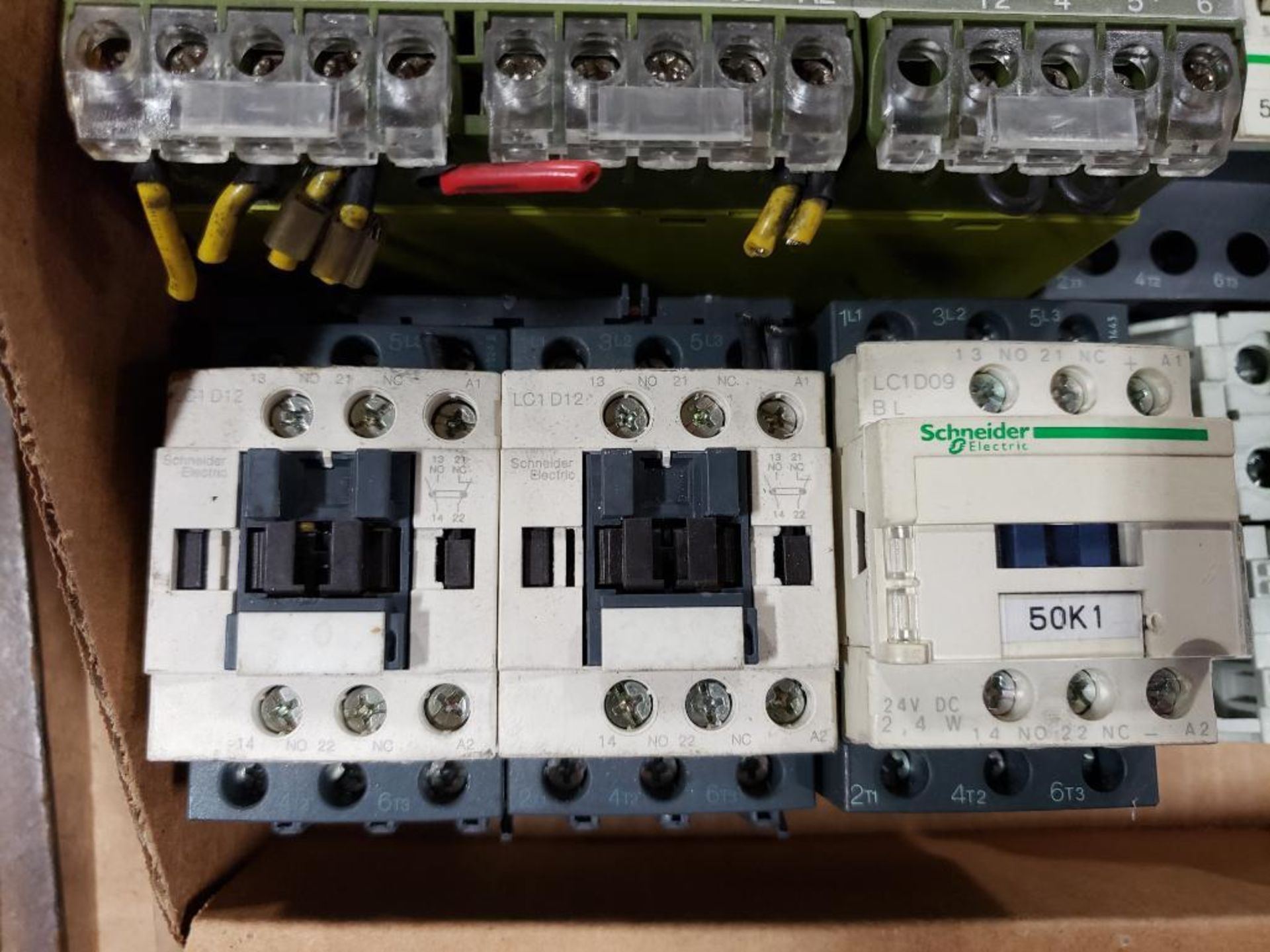 Assorted electrical contactor, relay, breaker. Schneider, Pilz, Telemecanique, Siemens. - Image 5 of 7