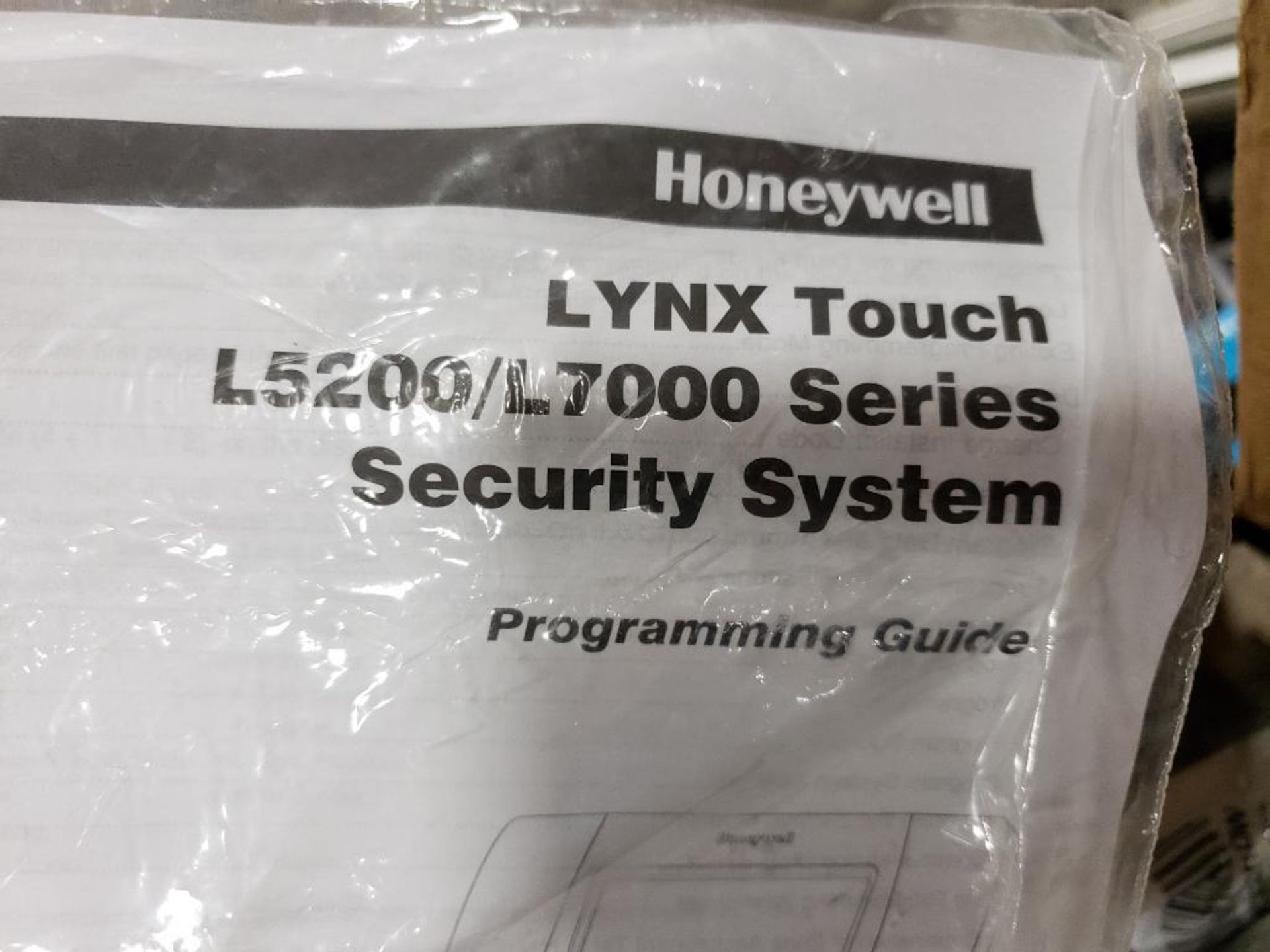 Honeywell LYNX touch L5200/L7000 series security system. New in box. - Image 4 of 5