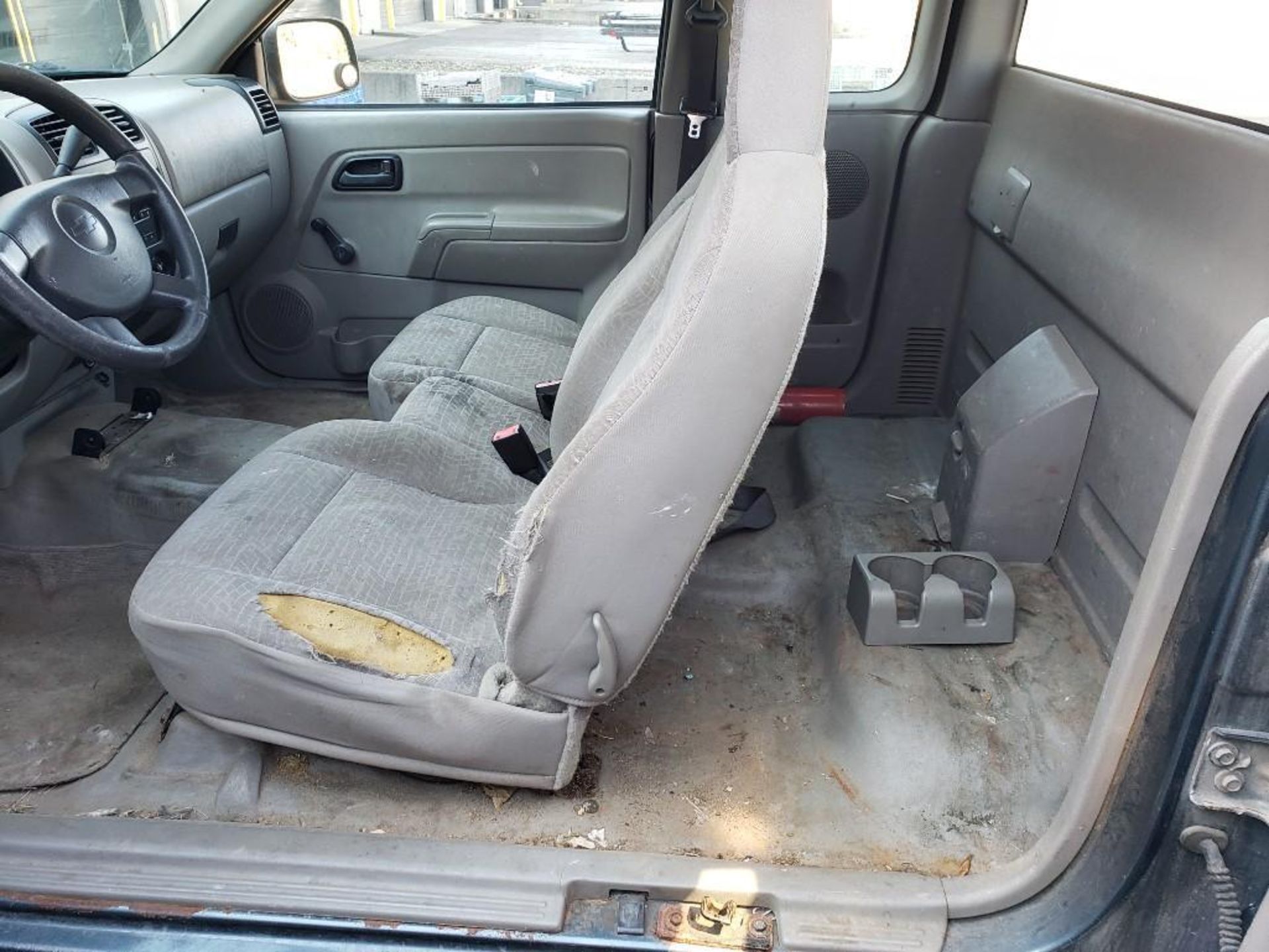 2006 Chevrolet Colorado. VIN 1GCCS196868135452. Frame has rust and one hole can be seen. - Image 6 of 25