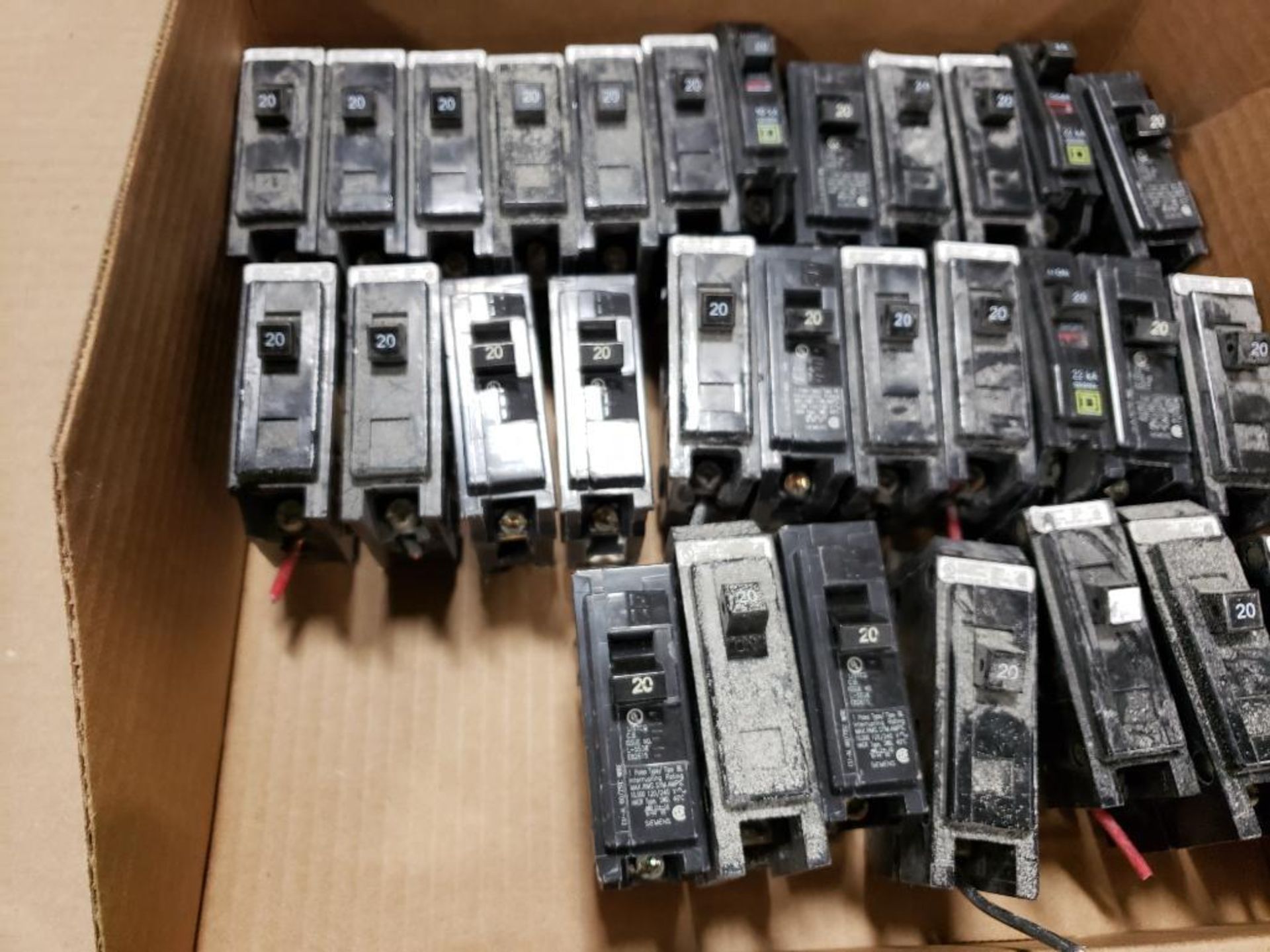 Large Qty of assorted electrical breakers. Square-D, Siemens. - Image 9 of 10