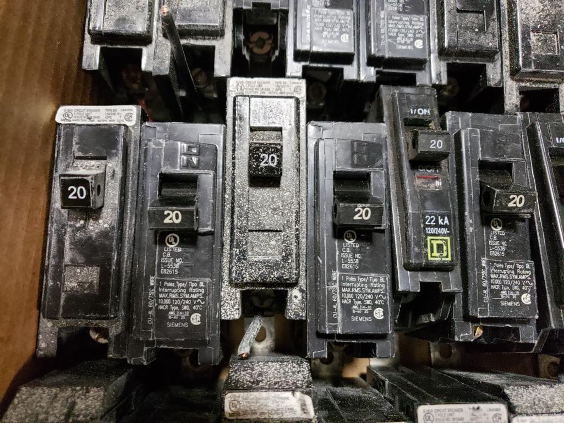 Large Qty of assorted electrical breakers. Square-D, Siemens. - Image 5 of 6