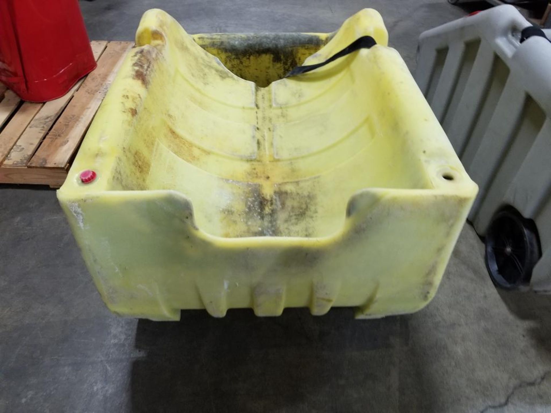 Spill containment barrel caddy. - Image 4 of 8