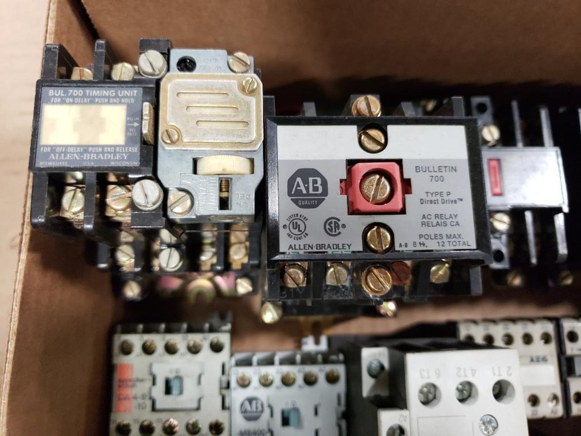 Assorted electrical contactor, motor protector, relay. Siemens, Telemecanique, Allen Bradley. - Image 2 of 9