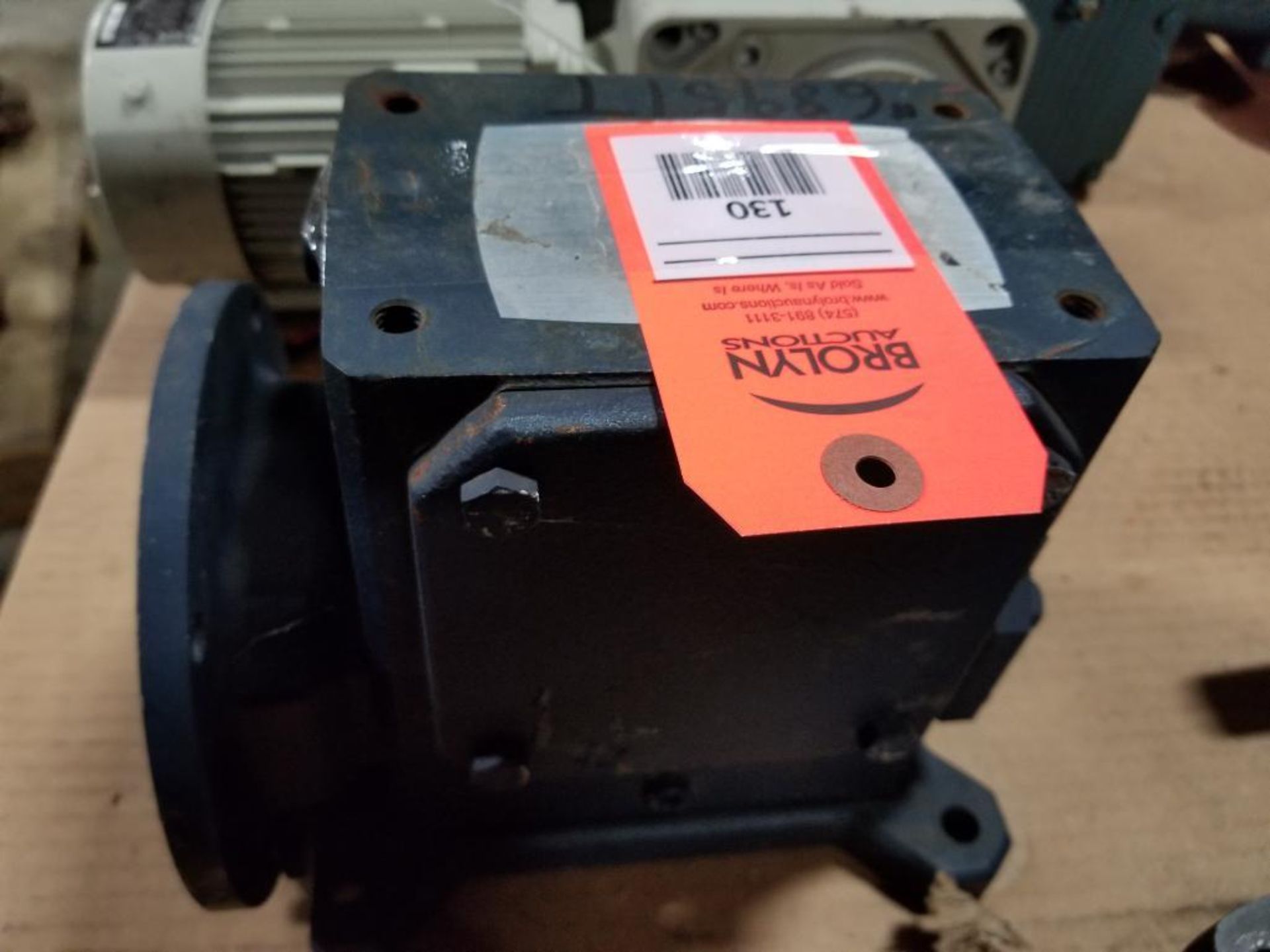 Grove Gear Ironman gearbox. 170757 GR-UMQ-824-15-L-140 (SP) 15:1-Ratio. - Image 3 of 4