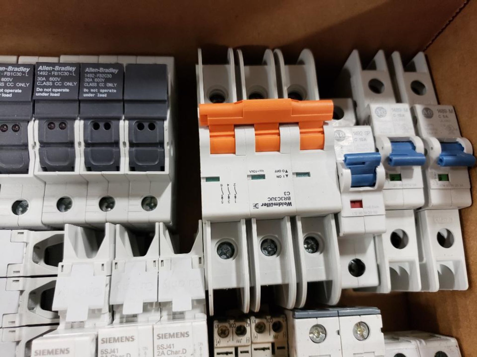 Assorted electrical breakers. Allen Bradley, Siemens, Sprecher+schuh. - Image 7 of 8