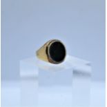 9ct Gold and Agate Gents Ring, Stamped 9, Gross 4.3 Grams, Size K