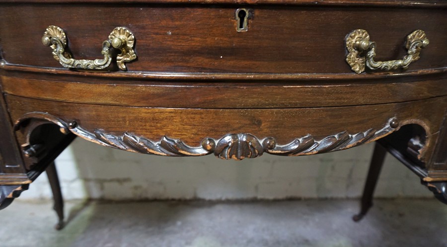 Ladies Mahogany Desk, Having a Mirrored Section, Flanked with a Stationery Compartment, Above Fitted - Image 7 of 8