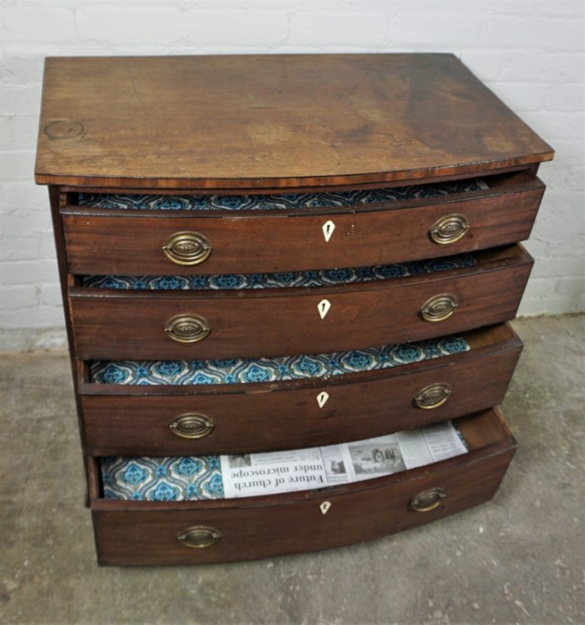 Georgian Mahogany Chest of Drawers, Having four Graduated Drawers, 92cm high, 95cm wide, 55cm deep - Image 4 of 5