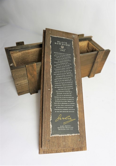 The Black Bowmore 1964 Whisky Wooden Outer Box, 32cm high, 11cm wide - Image 3 of 3