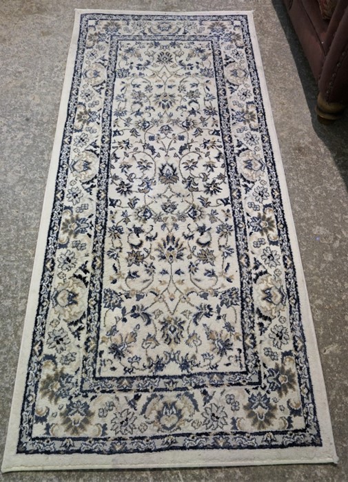 Two Persian style Machine Made Rugs, Largest 193cm x 135cm, (2) - Image 4 of 10