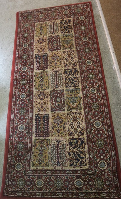 Three similar Persian style Machine Made Rugs, Largest 194cm x 134cm, (3) - Image 9 of 10