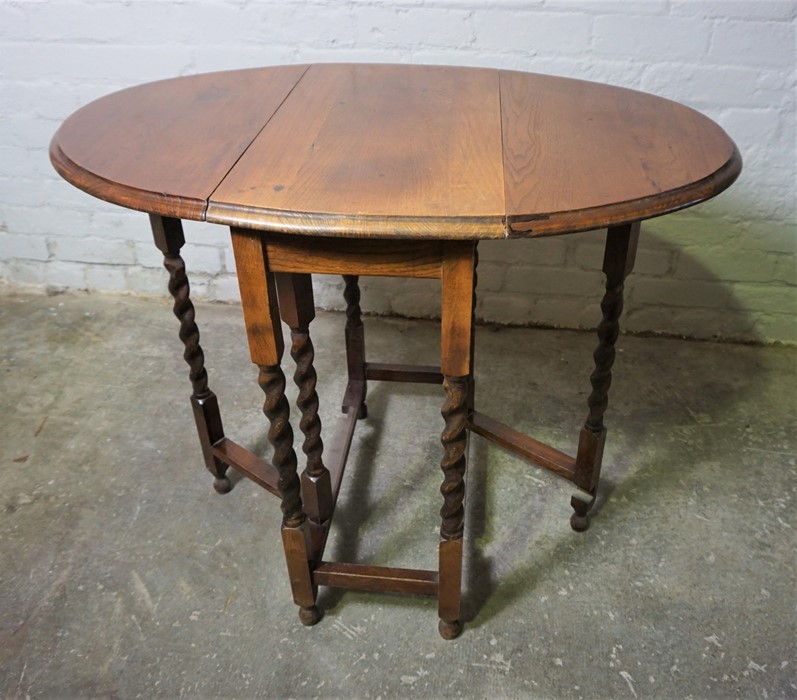 Oak Drop Leaf Table, 72cm high, 61cm wide, 76cm long - Image 2 of 10