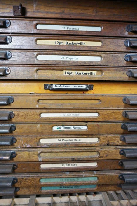 Vintage Oak Printing Chest, Having a later top, With ten drawers enclosing accessories, 127cm - Image 5 of 7