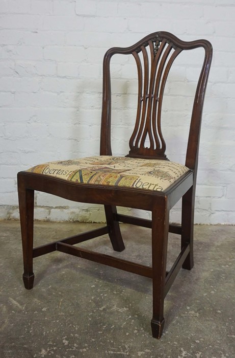 Set of Eight Chippendale style Mahogany Dining Chairs, Comprising of two carver chairs with six side - Image 7 of 9