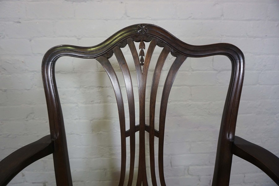 Set of Eight Chippendale style Mahogany Dining Chairs, Comprising of two carver chairs with six side - Image 5 of 9