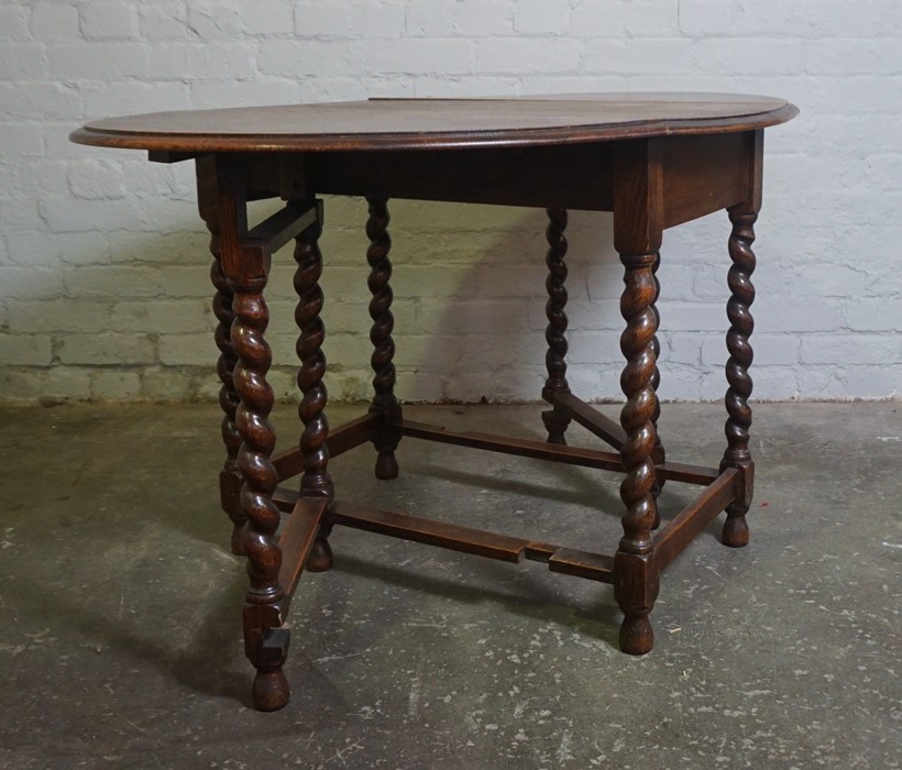 Oak Gateleg Table, 71cm high, 93cm wide, 136cm long - Image 2 of 8