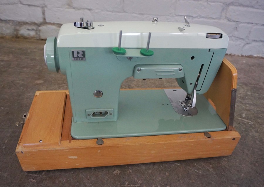 Riccar Sewing MachineCondition reportNot tested, Sold as seen - Image 2 of 2