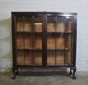 Vintage China / Display Cabinet, 133cm high, 119cm wide, 38cm deep