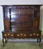 George III style Oak Dresser (circa late 18th / early 19th century) The top section having open