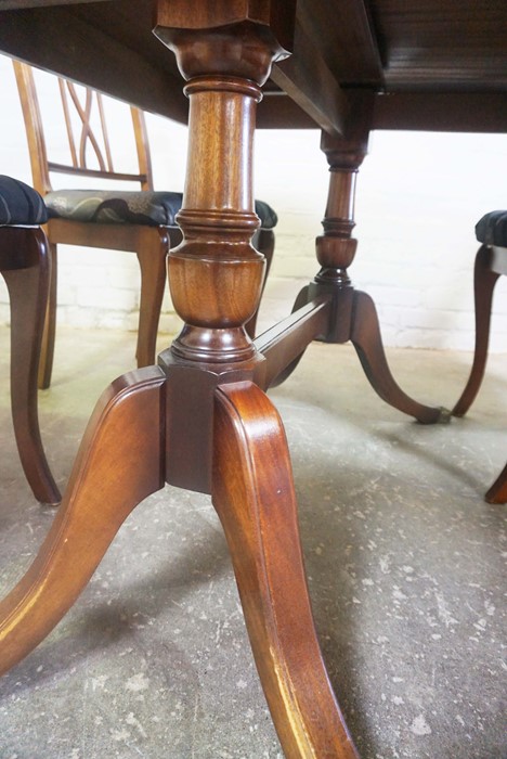 Reproduction Dining Table with Four Chairs, Dining Table 30cm high, 60cm long, 35cm wide, (5) - Image 3 of 5