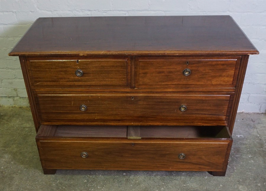 Mahogany Chest of Drawers, 78cm high, 112cm wide, 51cm deep, With a matching Dressing Table, (2) - Image 3 of 3