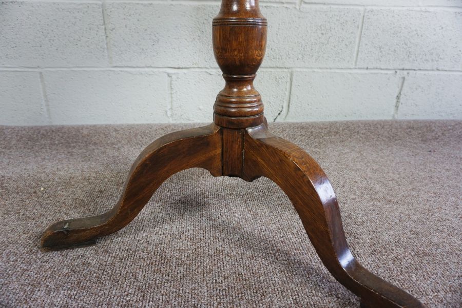 George III Oak Tripod Table, Circular snap top, 69cm high, 65cm wide - Image 4 of 4